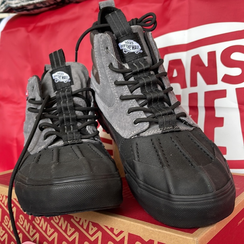 Vans Men’s Sk8-Hi Del Pat
Pewter/Black
VN0A5JMNPBQ
 boots - Picture 7 of 16